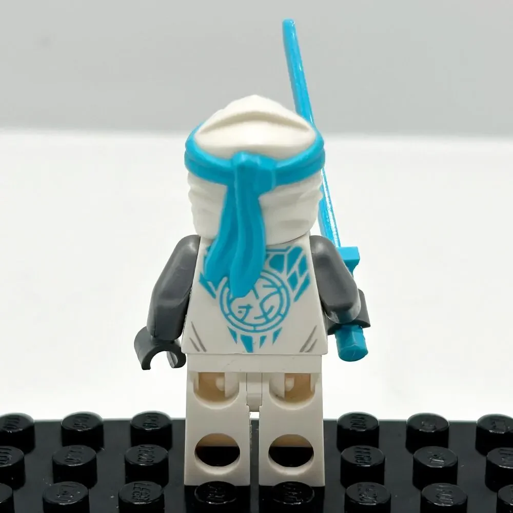 Authentic LEGO Ninjago Zane Minifigure White & Gray Ice Suit w/ Sword EUC